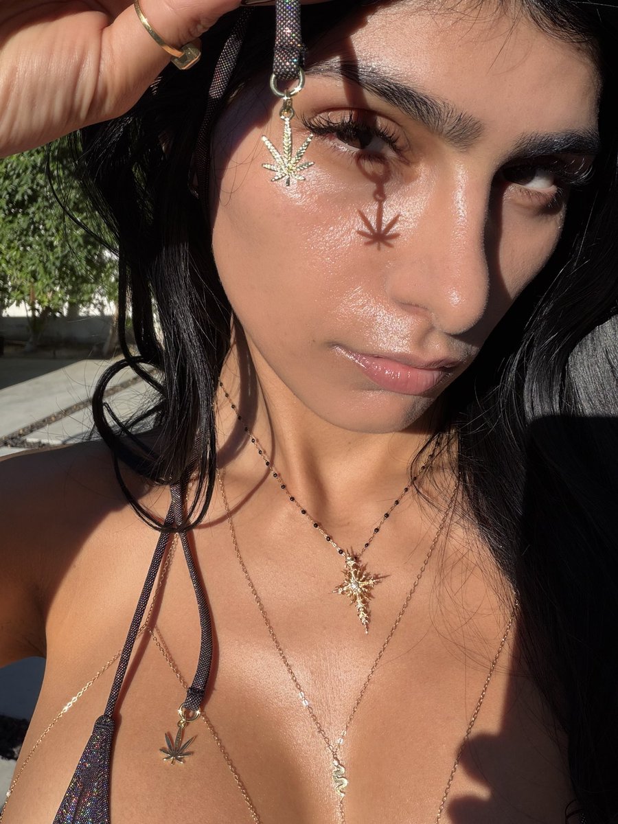 Mia K. tweet media
