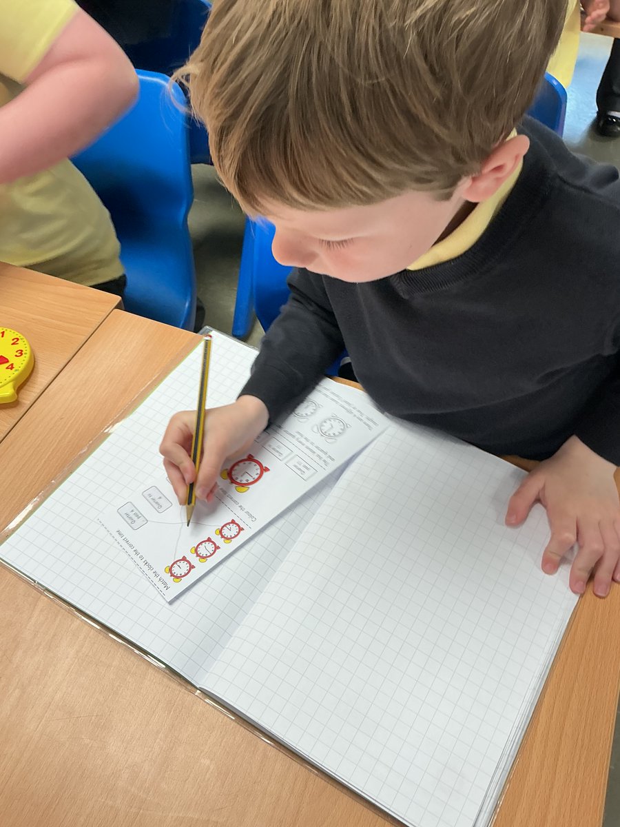 LancotSchool's tweet image. Our Year 2s have been diving into the world of time 🕑
It’s been wonderful to see their faces light up as the "minute hand" and "hour hand" finally start making sense. Ask your little ones to show off their new skills at home today!
#LearningToTellTheTime #SchoolLife #MathsIsFun