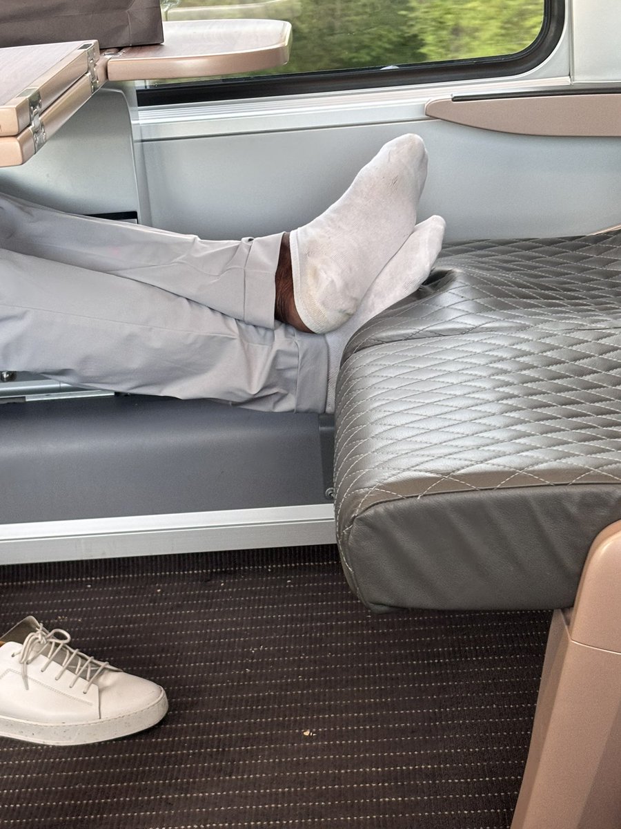 diaz ༉ tweet media