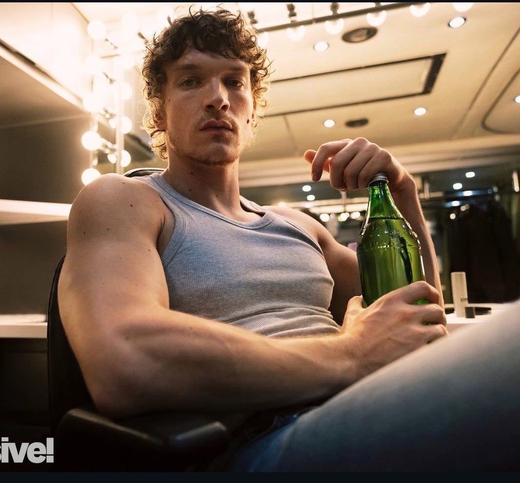 hudwillyums's tweet image. #scared for what shane and ilya are gonna look like in s2