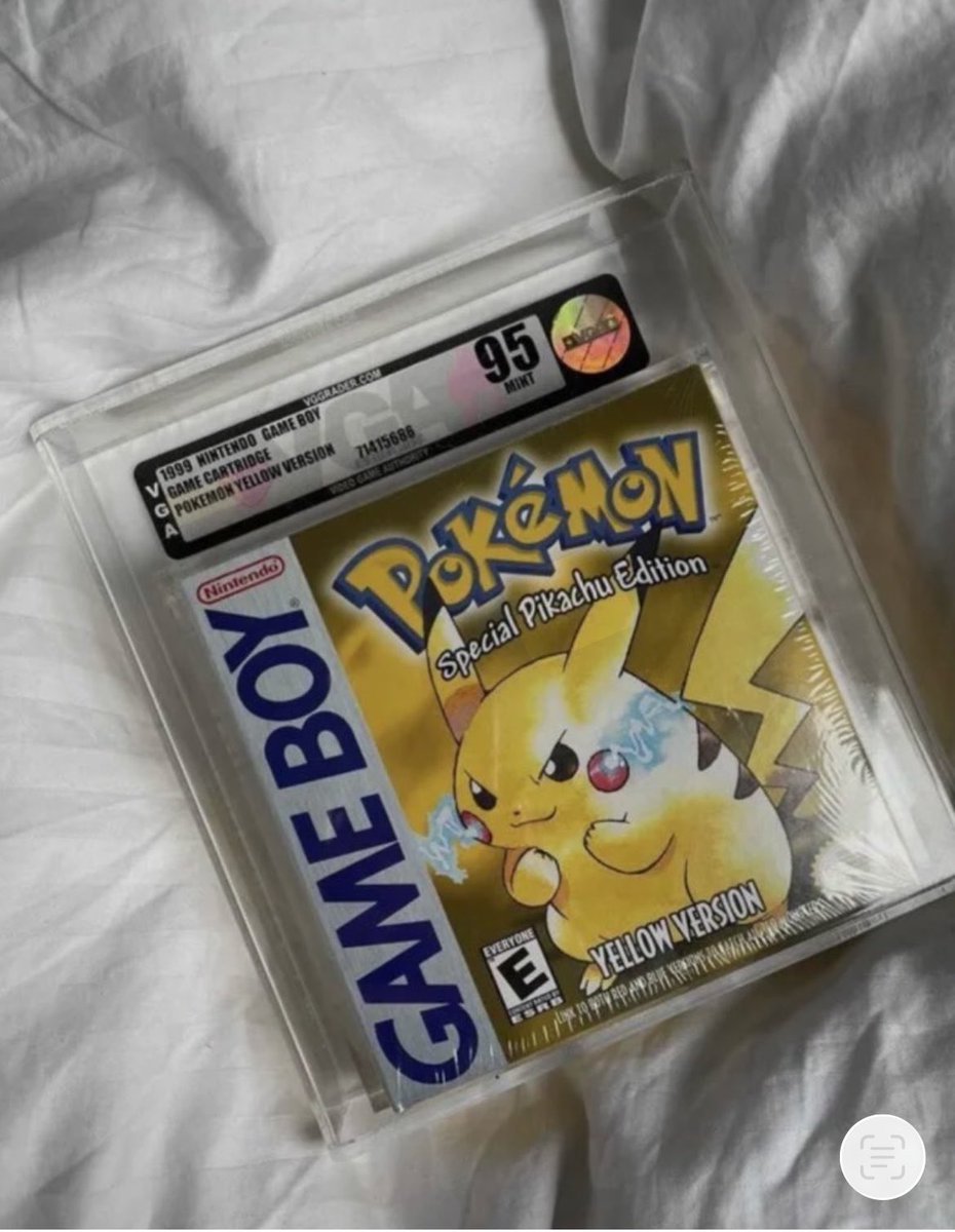 mogelonmuskmog's tweet image. Logs hat gerade den Paul Windward 9.2 Pikachu Game Boy Yellow Edition gedroppt 👀⚡️  
Safe irgendwo bei VGA 85+…vielleicht sogar 90

Und ich so: hold my beer 😏  
VGA 95 checking in

Achja die 95 vga hat 45.000€ gekostet höher stellen B 

#Pokemon #Gameboy #VGA #wata #Pikachu