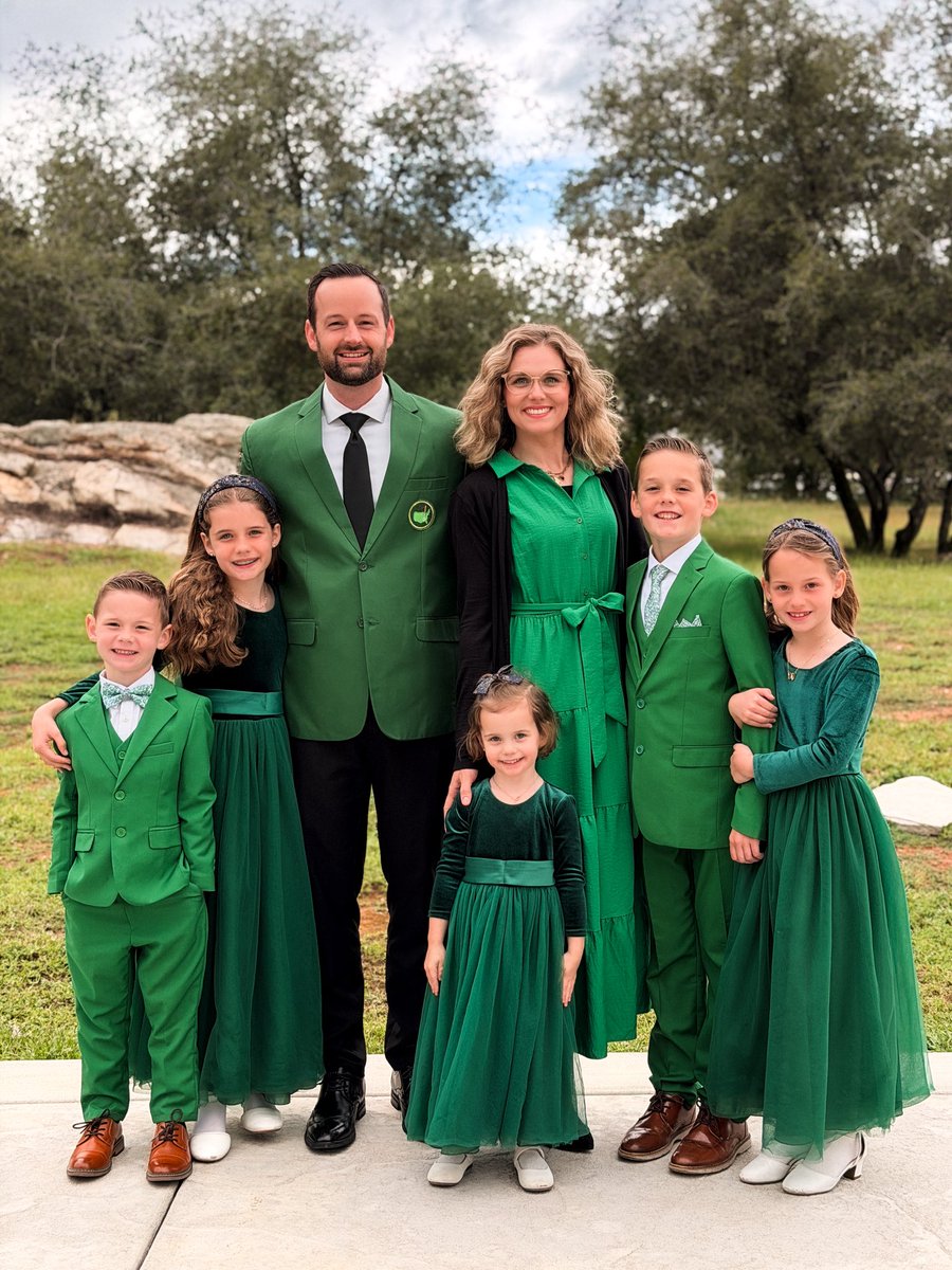 For our spring events we had Color Rush Sunday. Families dressed in bright colors and we had fun with it. Since we were green I had to go with thee “green jacket” 😎 🏌️‍♂️