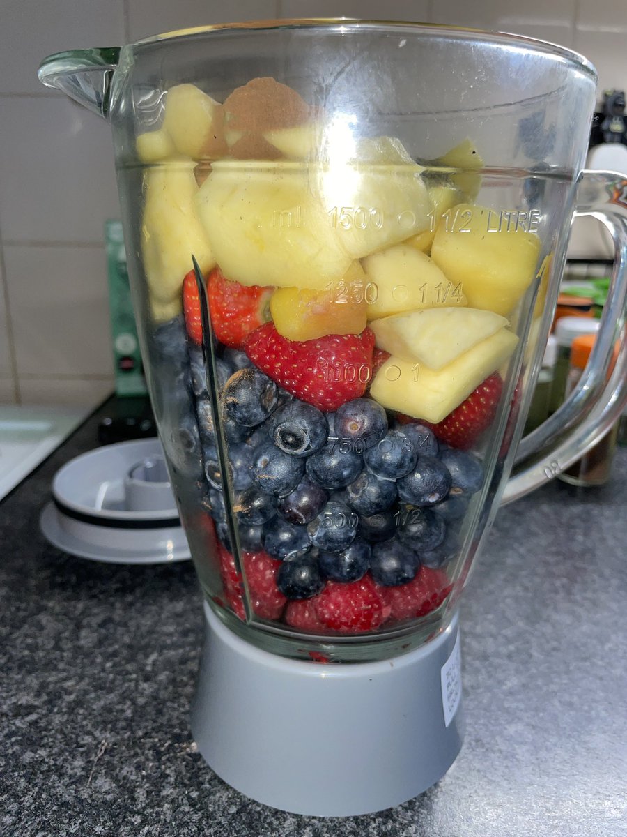 pountleyIa's tweet image. Lovely fresh fruit smoothie made. Strawberries, raspberries, mango, blueberries, cinnamon and mint. With a lovely coconut milk to go in this. So fresh and so clean. #fruit #love #fresh #coconut #blend
