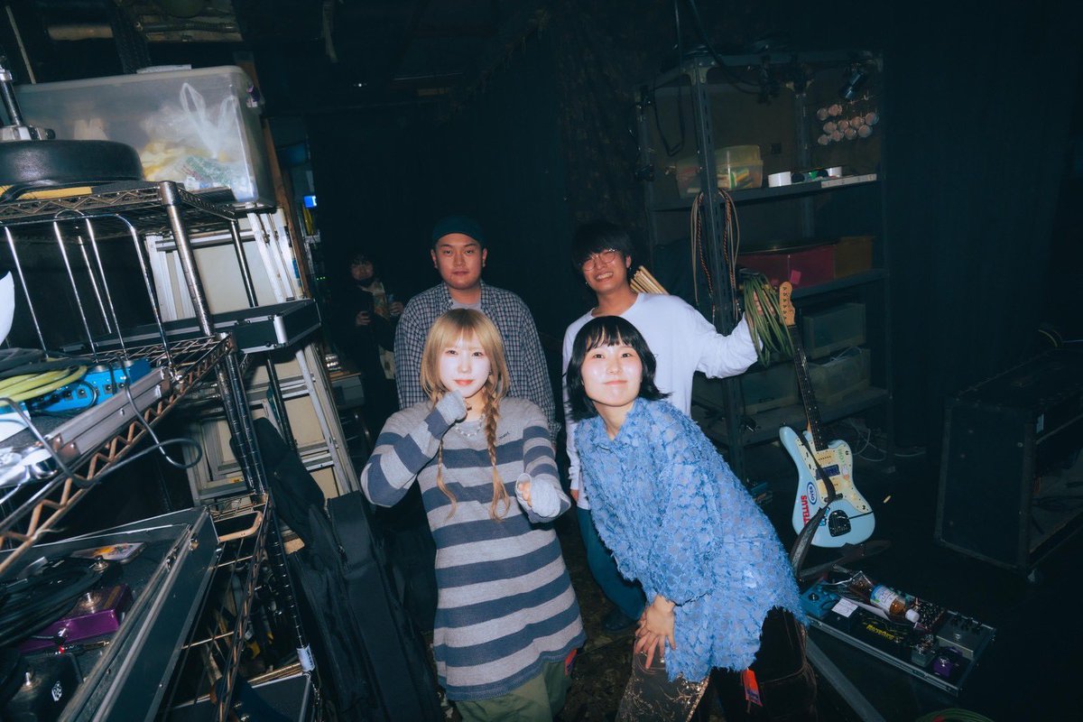 COME FROM TINY tweet media