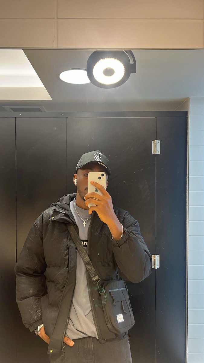 ᴍᴀʟɪᴋ tweet media