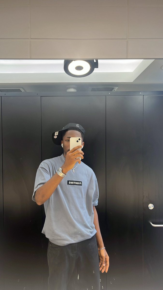 ᴍᴀʟɪᴋ tweet media