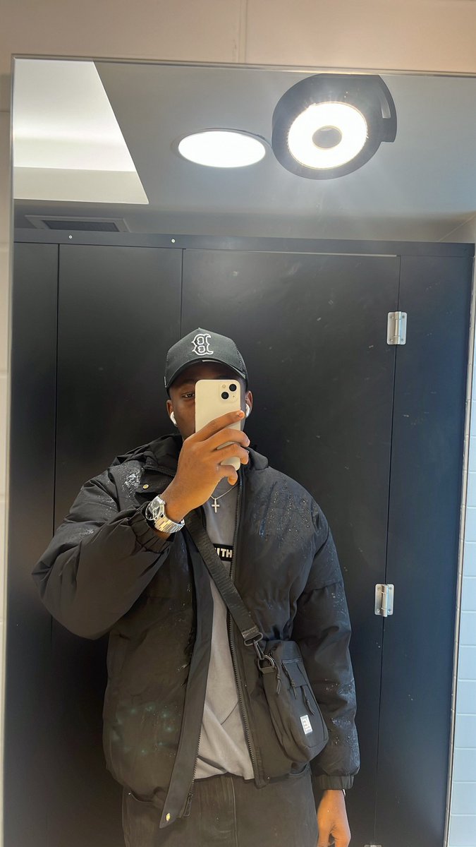 ᴍᴀʟɪᴋ tweet media