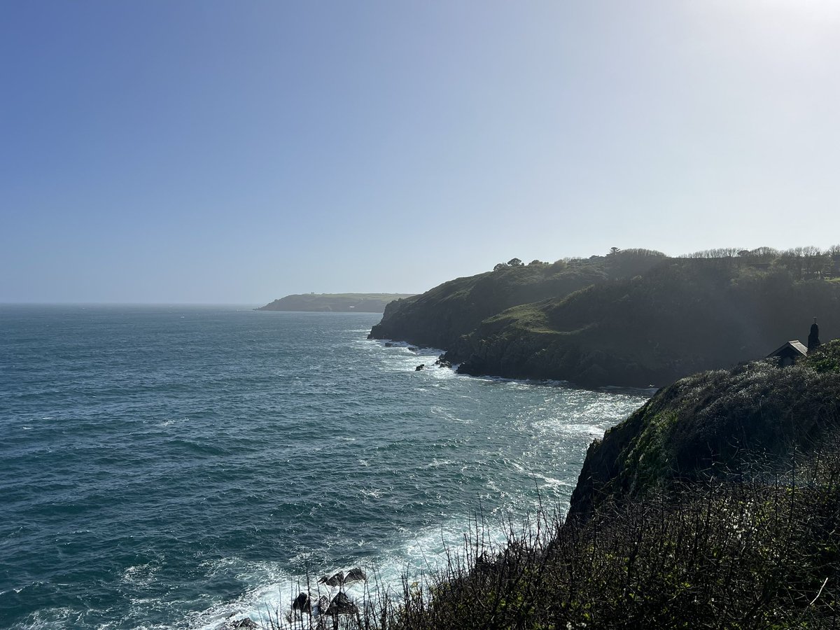 RPUffendell's tweet image. Our traditional family hike to Cadgwith today. Lucked out with the weather. A lovely spot for lunch. An awesome day all round - very fortunate #familytime #recharge #reconnect