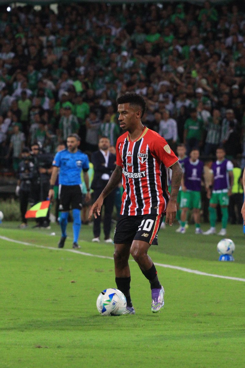 EspacoTricolor_'s tweet photo. 📰🇾🇪 A lesão que foi constatada em Marcos Antônio é no músculo reto femoral.

Tempo de recuperação deve ser de 6 semanas, voltando, provavelmente, apenas após a Copa do Mundo.

🗞️ @silvapcaique 
📸 Silas Lambert/ Espaço Tricolor https://t.co/5US0lhZziy