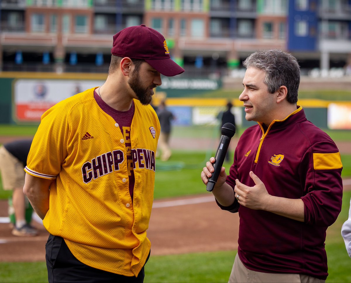 Adam Jaksa tweet media