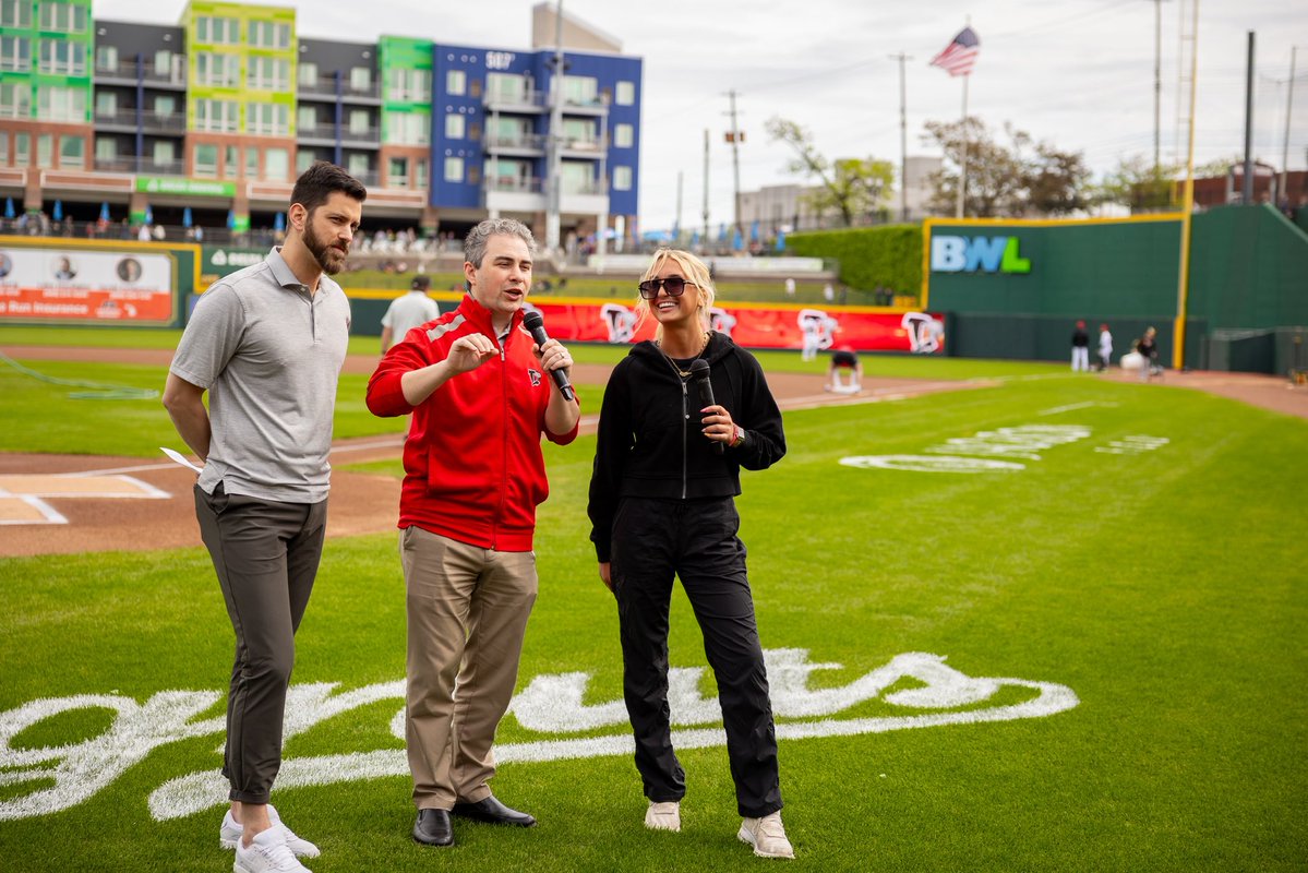 Adam Jaksa tweet media