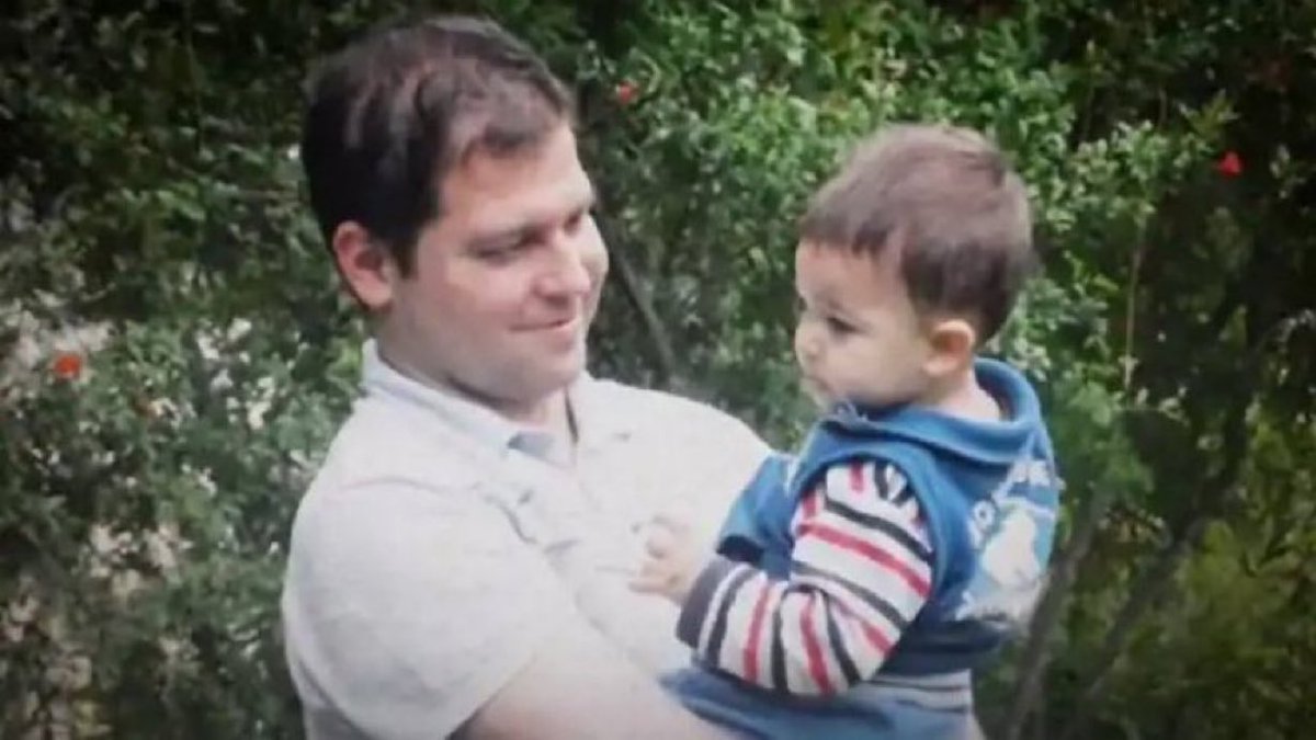Yusuf Bilge Tunç yıllardır kayıp
6 Ağustos 2019'da Ankara'da kaçırıldı. Bulunması için bir girişimde bulunulmadı.
Anne Fatma Tunç:
“Sabah bekliyoruz, akşam bekliyoruz, günlerce bekliyoruz.
Sağlıklı bir haberini alalım sesini duyalım diye"

<a href="/mahmutarikansp/">Mahmut Arıkan</a> HastaMahpuslara Tahliye