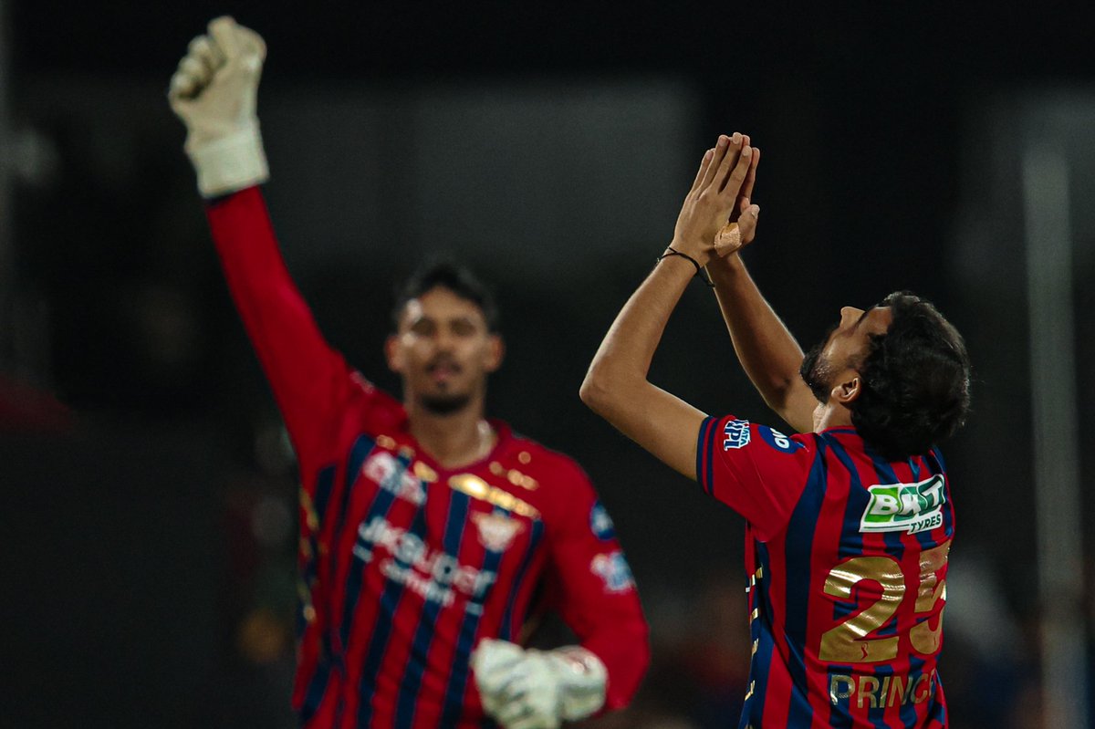 WallByRonni's tweet photo. #RCBvsLSG https://t.co/ngHfDA7yWO