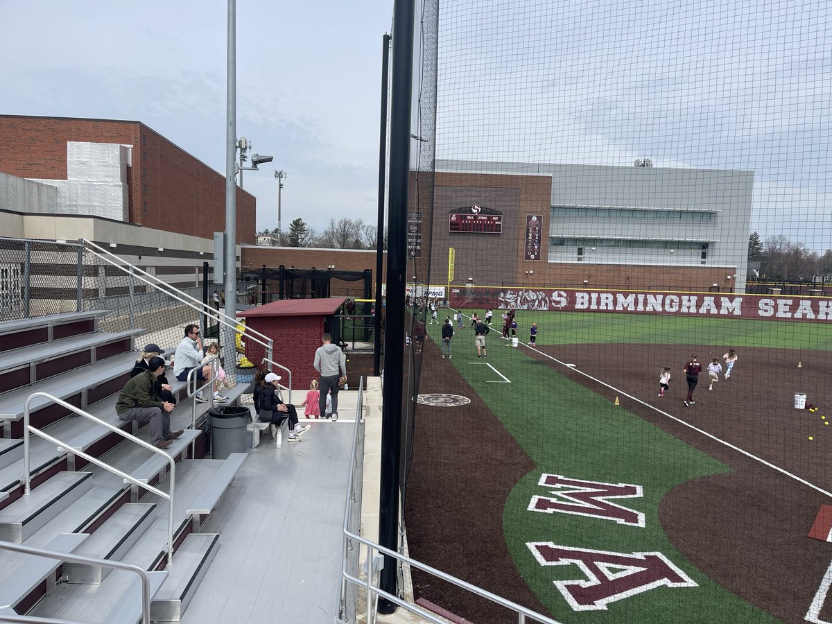 MJCormierII's tweet photo. Lots of future softball Maples!One Birmingham Girls Softball camp with over 175 players in two sessions! Hitting, pitching, throwing, catching and sliding all covered. https://t.co/u3gTuygqR9