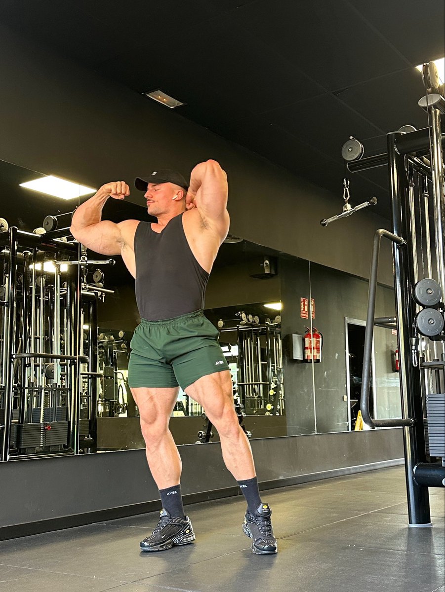 Get big, stay aesthetic