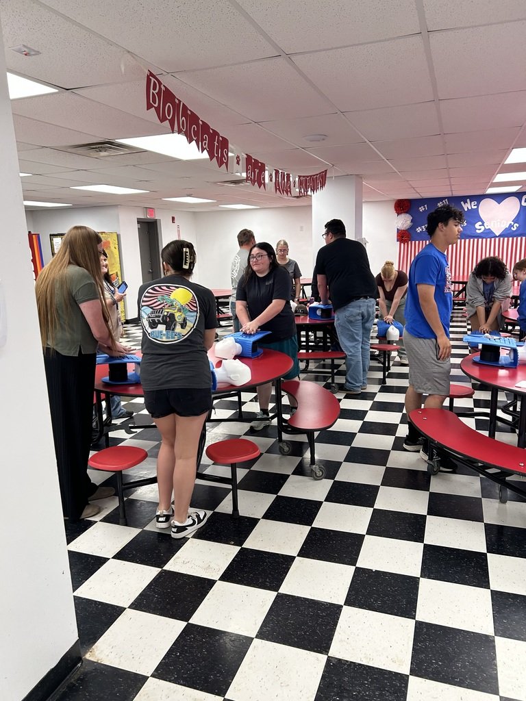 caddokiowatech's tweet image. CKTC BIS Industrial Coordinator/Trainer Brent Lester trained Binger/Oney High School seniors this morning in CPR.

#CKTC | #CPRTraining | #MakingADifference
