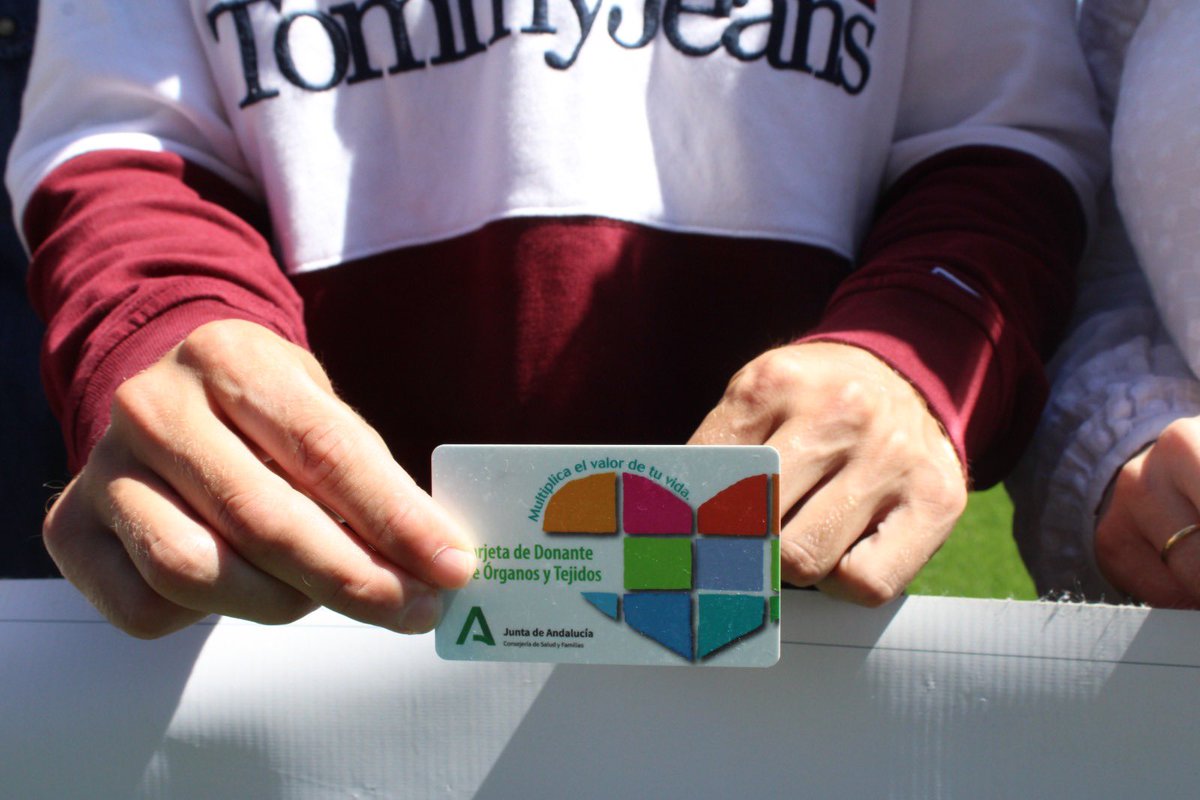 El RC Recreativo de Huelva y la Coordinación de Transplantes de Sevilla y Huelva irán de la mano este domingo en el partido contra el Melilla en casa, que irá dedicado por el ‘Día del Donante’ 🤝

Hoy miércoles, nuestro jugador David Alfonso, ha posado con el carnet de “Hazte