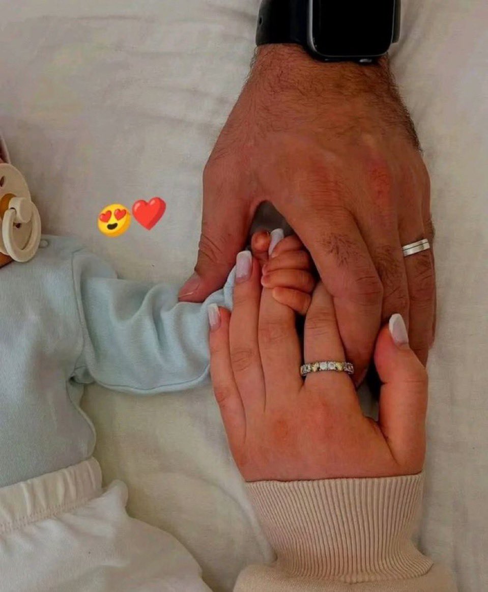 Na just wife remain 😜😜