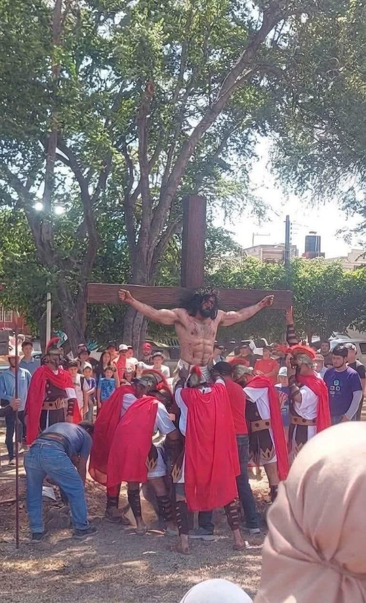 El Yisus Christ tweet media