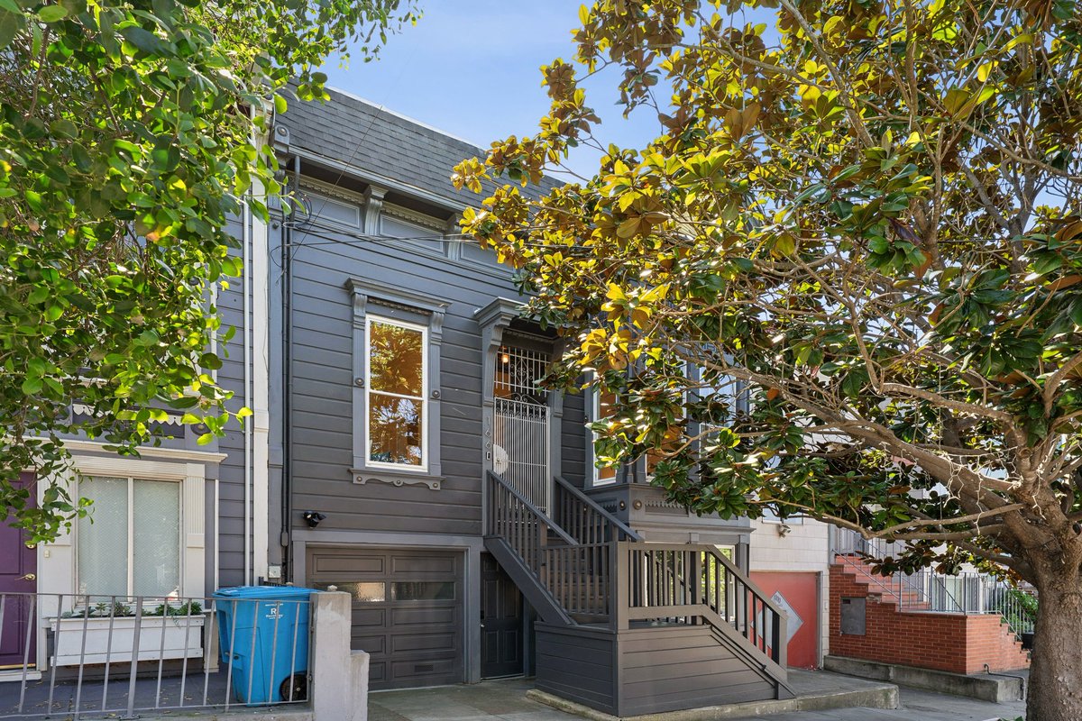Edmow's tweet photo. JUST LISTED!
Expanded &amp; Remodeled 4BD Bernal Heights Home
166 Highland Ave, San Francisco, CA 94110
4BD/2BA/1PKG. 1,910 Sq. Ft.
Offered at $1,595,000

OPEN HOUSE: Sat, 4/4 &amp; Sun, 4/5, 2-4PM
Visit https://t.co/UAFx05hJK1 https://t.co/65c3MLpdHl