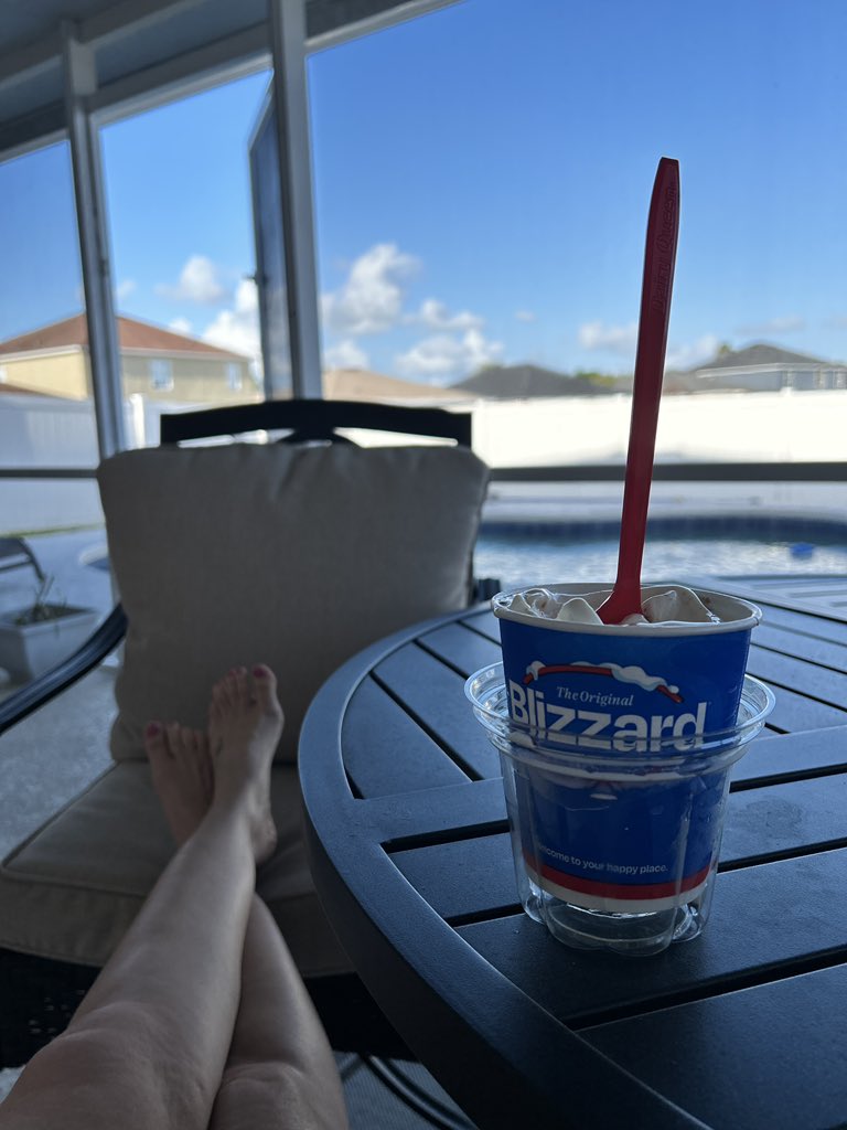 Stephanie🐾 tweet media