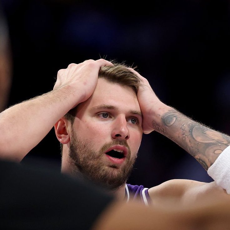 LakeShowYo tweet media