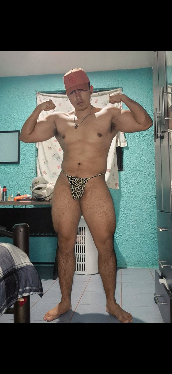 vmscooby's tweet photo. @osofeliz12oso  así con oese que compartió fotos debería subir suyas sin rostro https://t.co/4mhKjjoakc