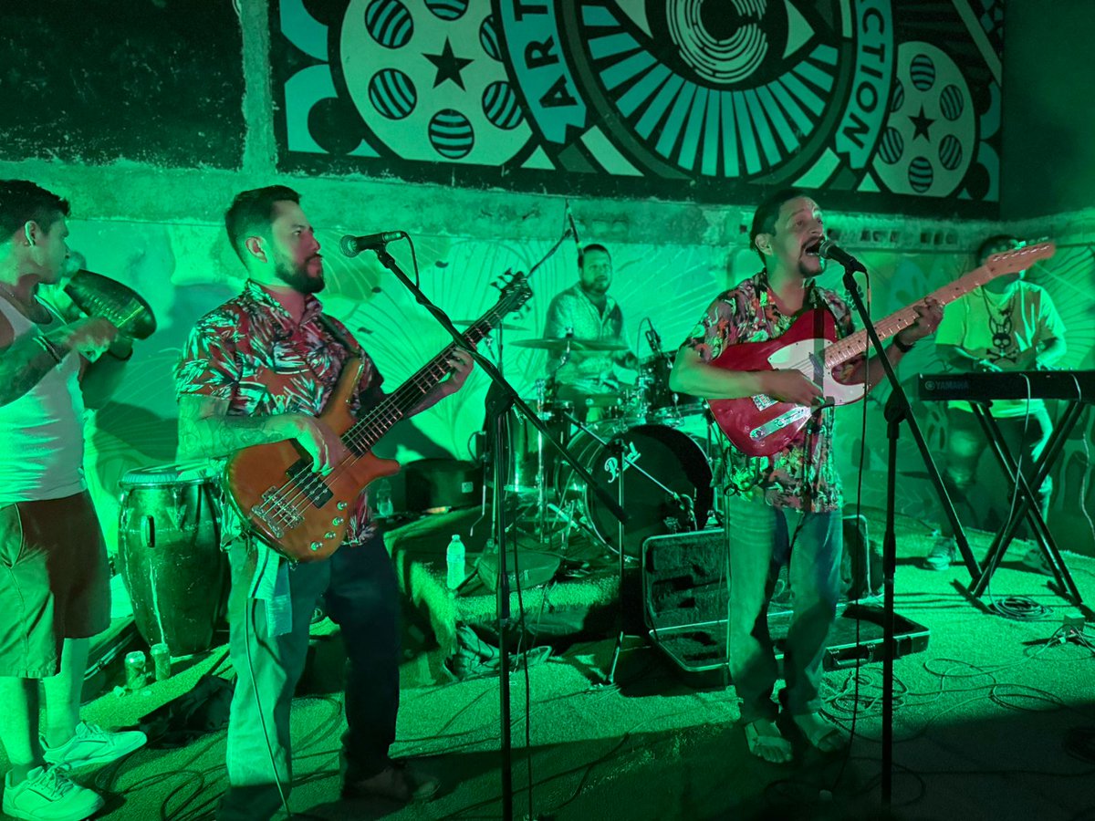 ReporAmbulante's tweet photo. Easy &amp; Tropical Machine inicia gira en la Riviera Maya; se presenta en Playa del Carmen https://t.co/1Q9LPQyUun vía @Reportero Ambulante https://t.co/xQLP716Ypb