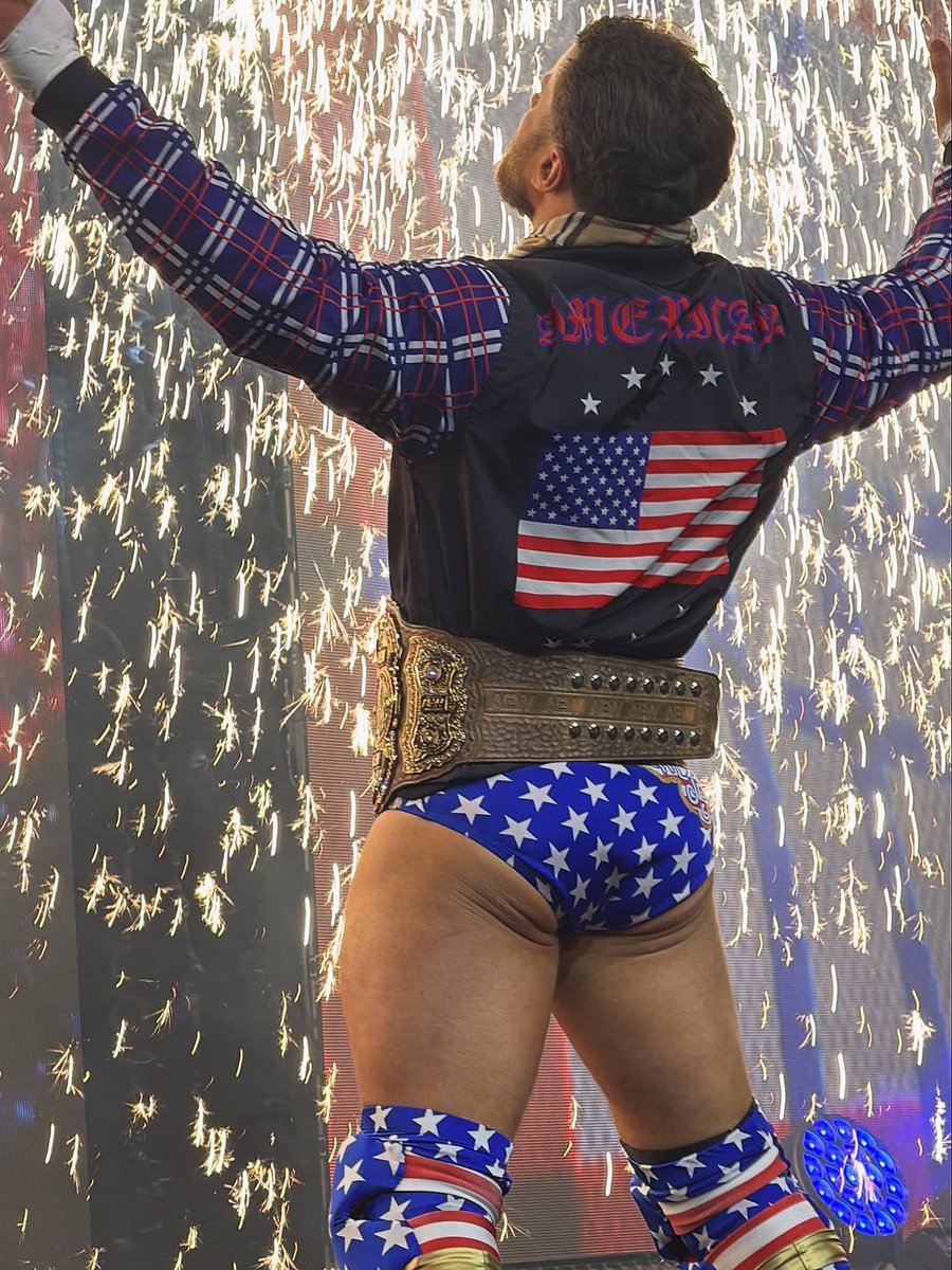 The fame monster. Ꮺ NOT @The_MJF tweet media