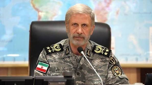 Le chef d’État major iranien 
" Nous allons discipliner l’Amérique ".