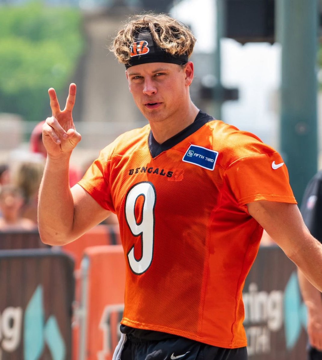 Paola Andrea 🕷️🪩 tweet media