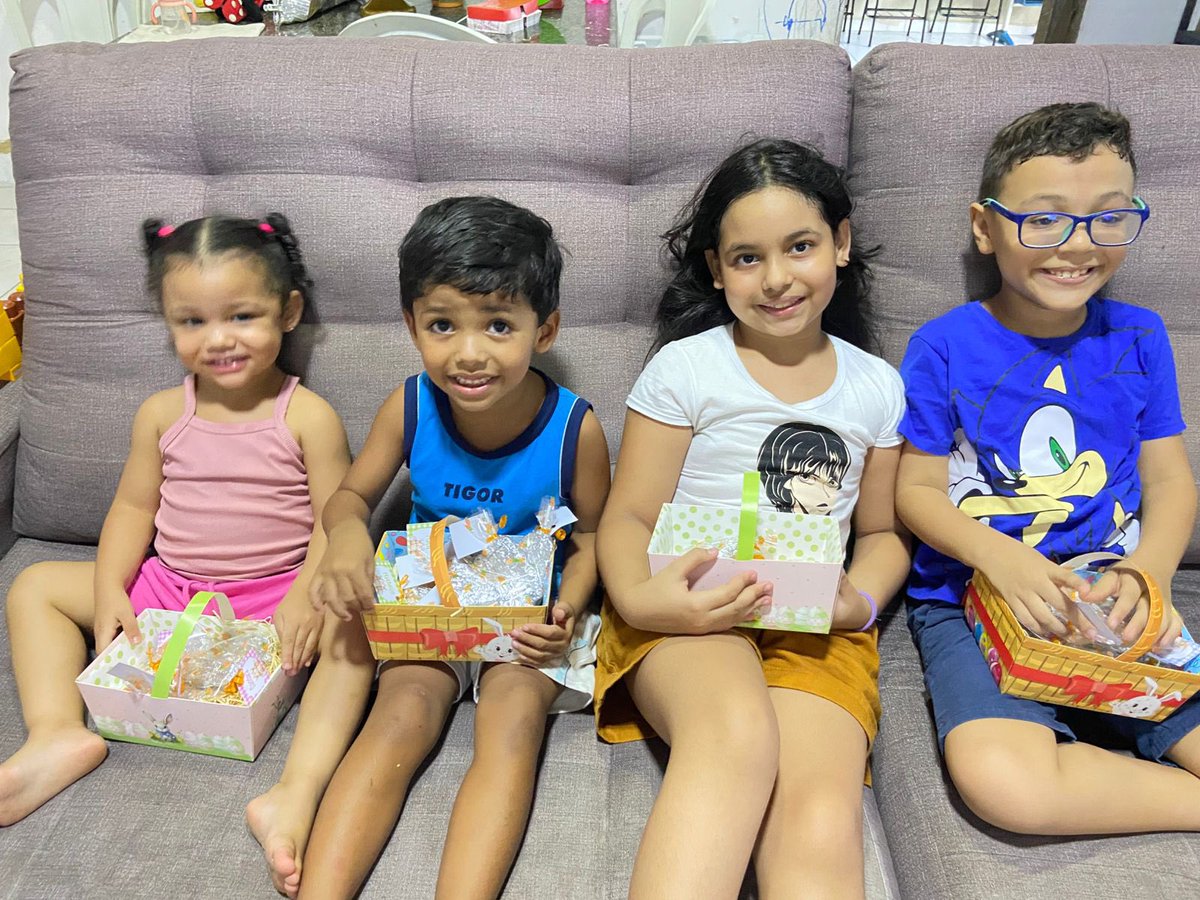 Teve bolo, pipoca e muito chocolate 🐰❤️