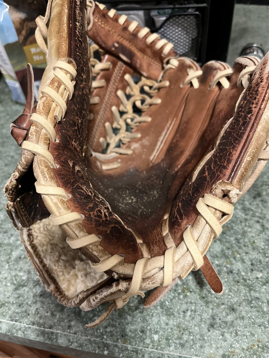 BaseballWZ's tweet photo. All this “gamer” needed was a little TLC!  Quick overnight repair and it’s ready for work. Need your glove worked on?  DM me. #gloverepair #baseballglove #baseball https://t.co/wdCxh4WLhW