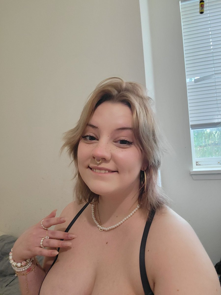 Aurelia uwu tweet media