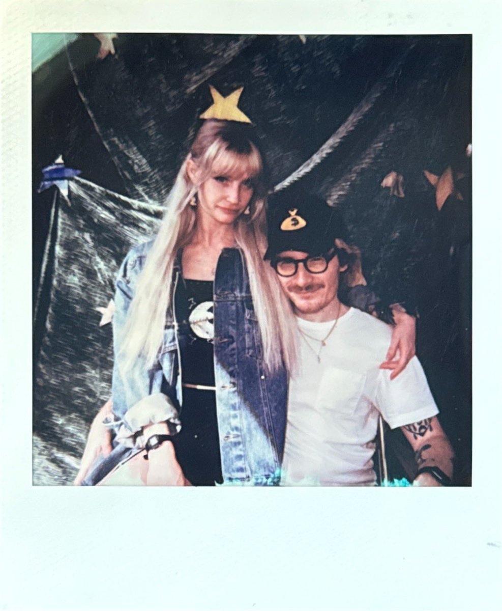 kate bush’s husband tweet media