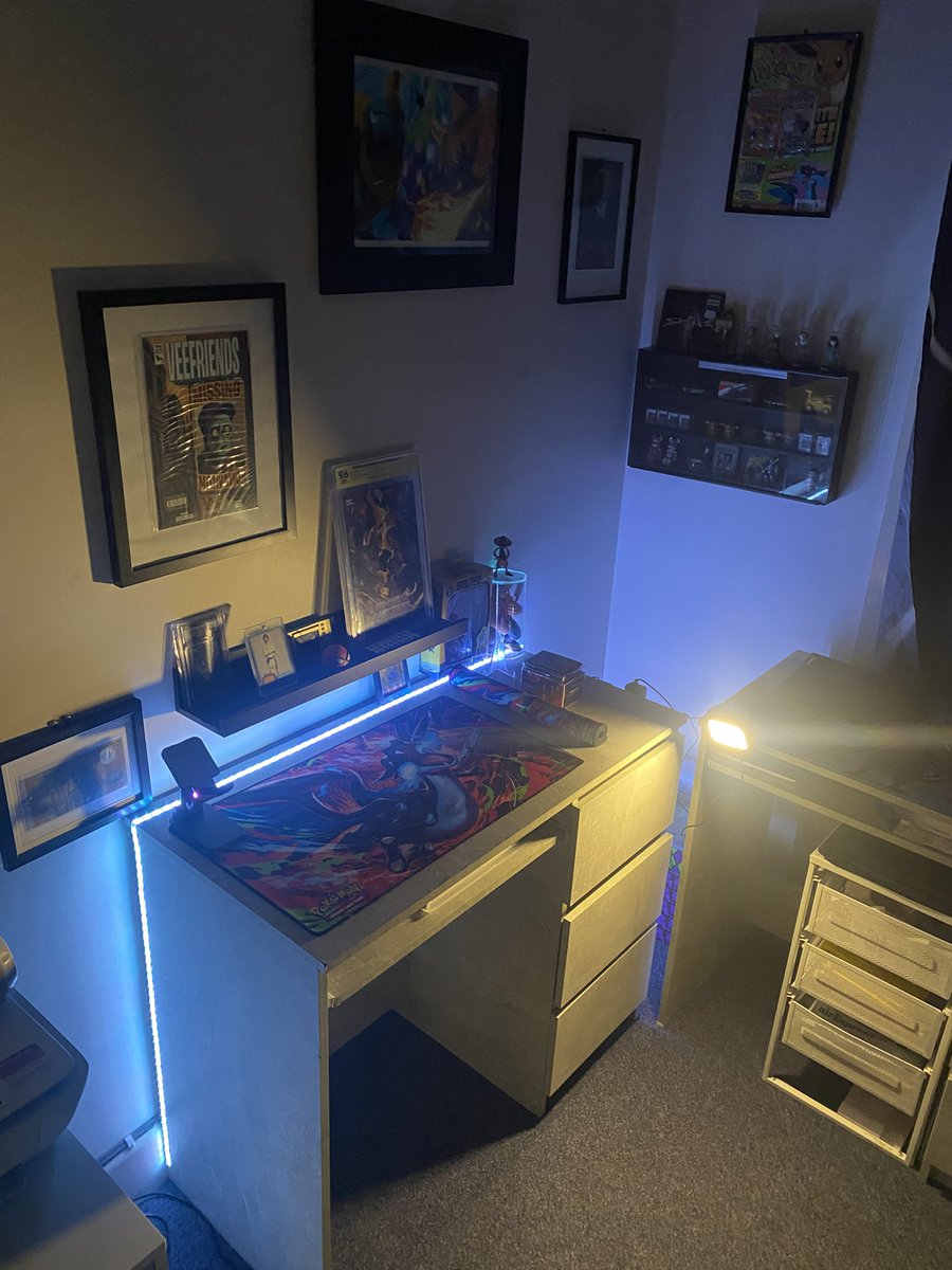 ADDICTIVE_CB's tweet image. My new set up 😍 not finished yet but will be today. 
I can’t wait for the next @whatnot live 
#coming soon. 
#whatnot #liveselling #life