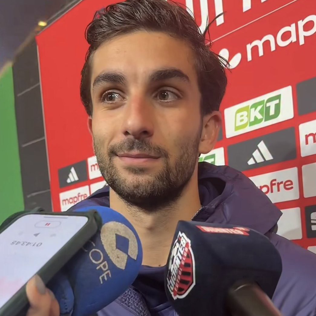 autumn leaf boy tweet media