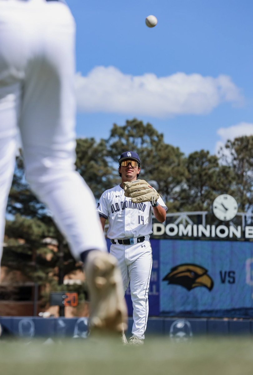 NCAABaseball's tweet photo. Monarchs making moves 👏🏼 

@ODUBaseball takes the win in Game 2 against No. 8 Southern Miss, 10-8!

#NCAABaseball https://t.co/EN2gCs17wR