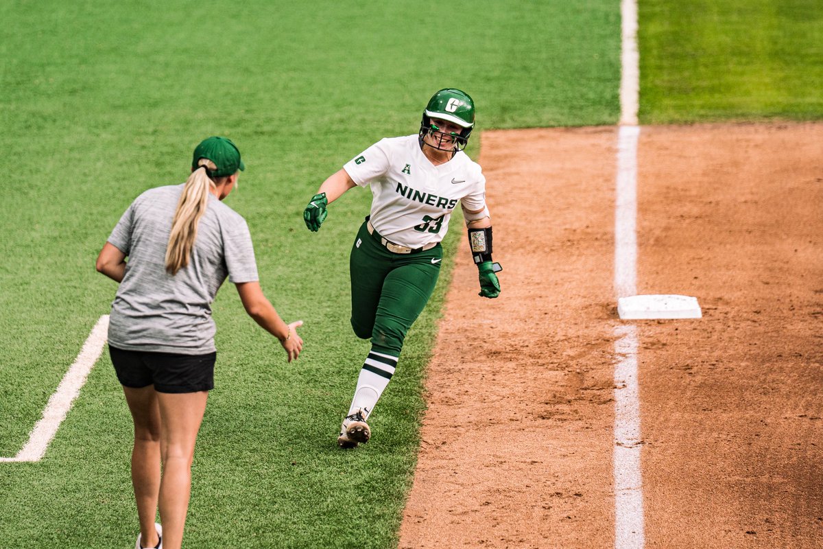 Charlotte Softball tweet media