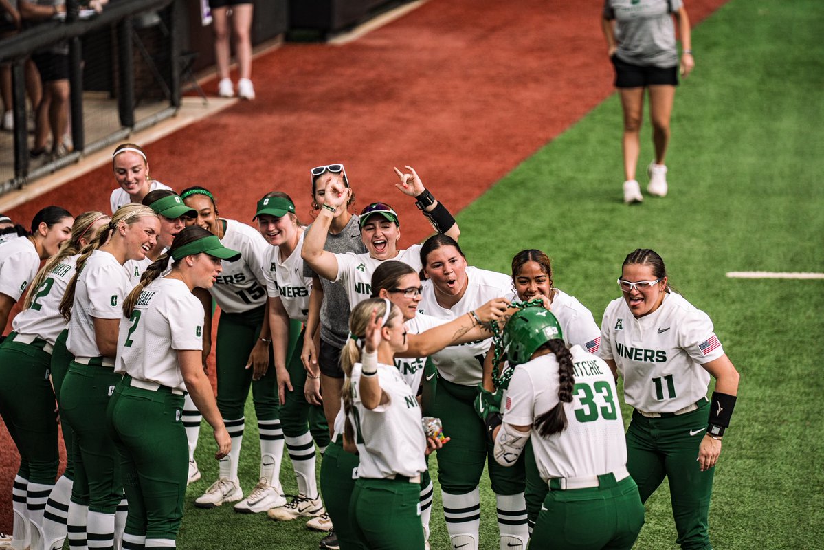 Charlotte Softball tweet media