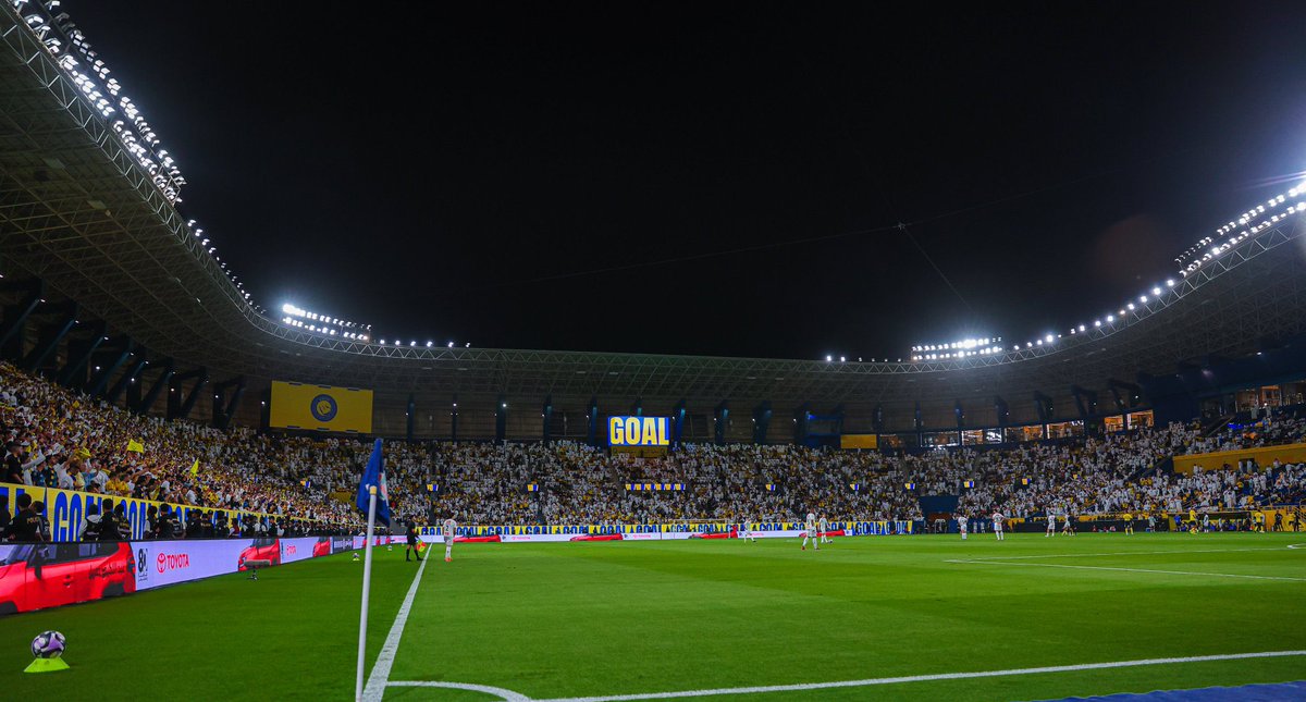 جمهور العالمي 💙💛 حضوره غير عادي
جمهور يعيش الشغف في حب ناديه النصر لأنهم يعتبرونه متعة حياتهم …
ملعب بكامل طاقته الاستيعابية يطرزه جمهور الوفاء بالوانه الأصفر والأزرق 💛💙
💙💛 شكرًا جماهيـر الوفـاء 💛💙
#النصر_النجمة