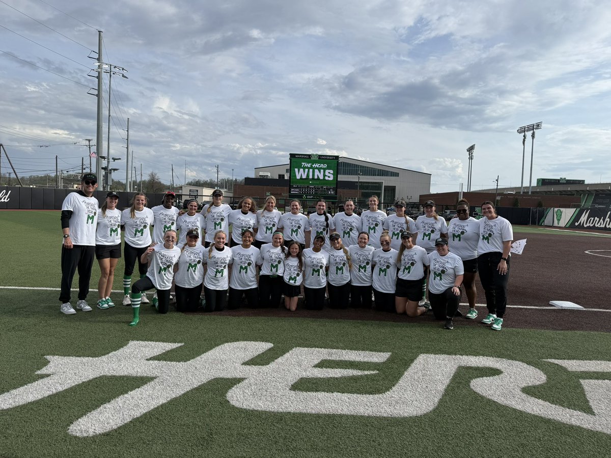 Marshall Softball tweet media