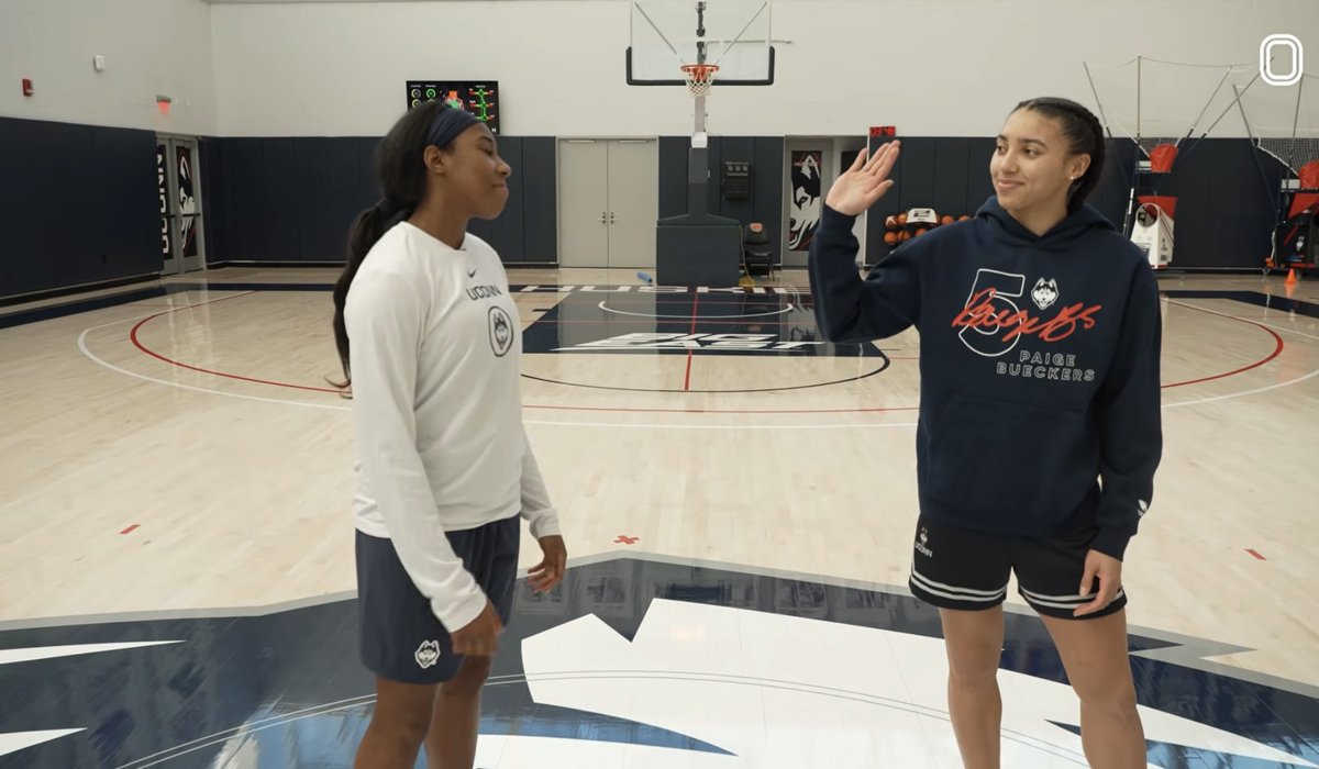 🤍 V 💙 #MARCHMADN35S tweet media