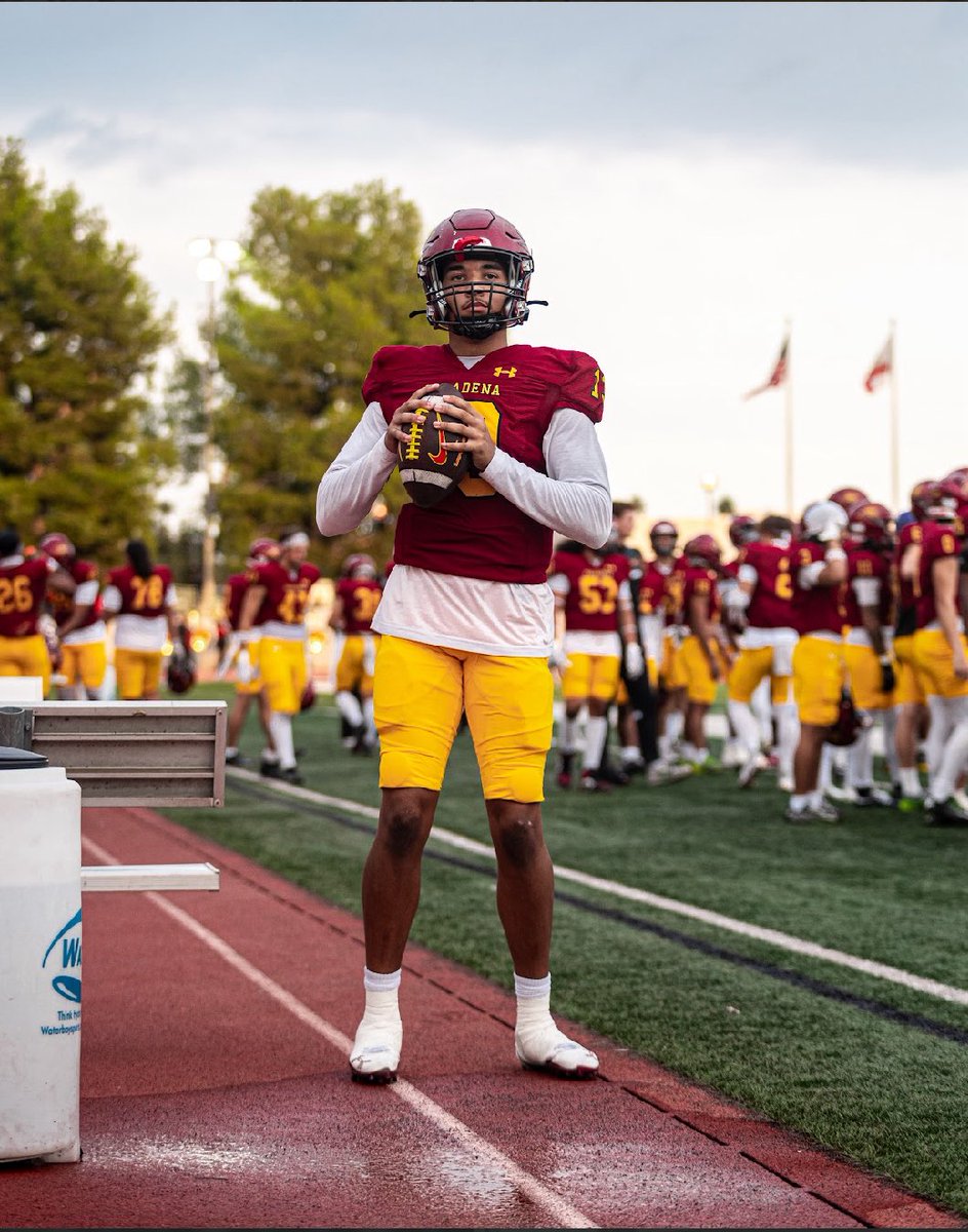 Xavier Buckles (6’4 JUCO QB) tweet media