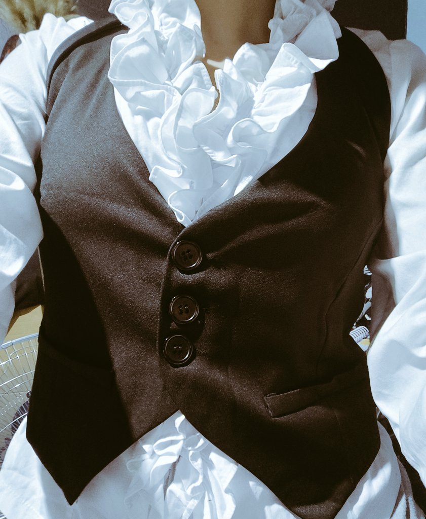 caesarcohen's tweet image. viciada em postar #looks