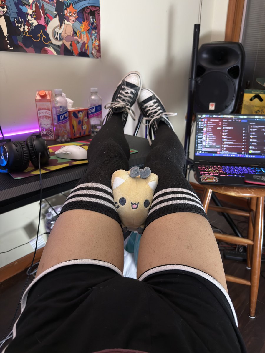 PhonyComb tweet media