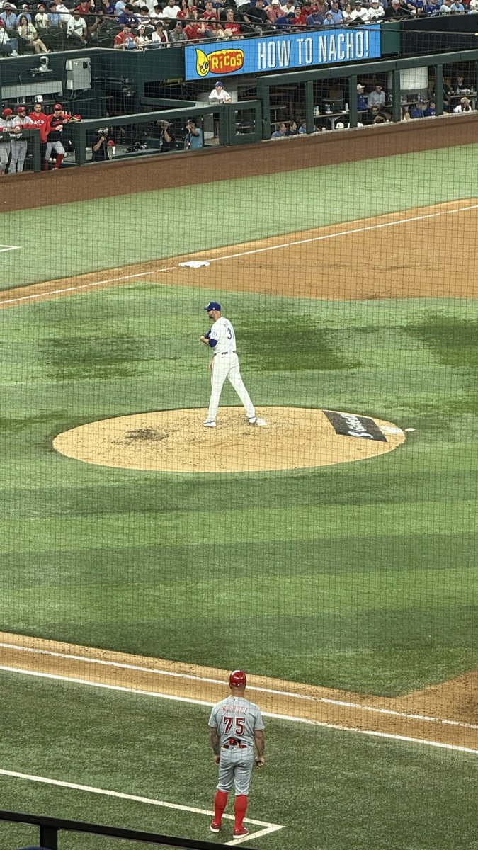 kwadklub's tweet photo. If he can pitch, so can I. 🤦🏾‍♂️ why is Martin in the game? https://t.co/DRK6gI7zbe