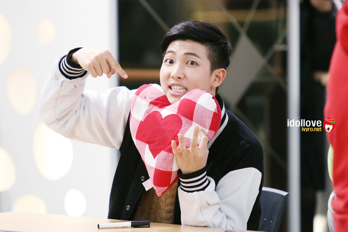 hourly namjoon bot tweet media