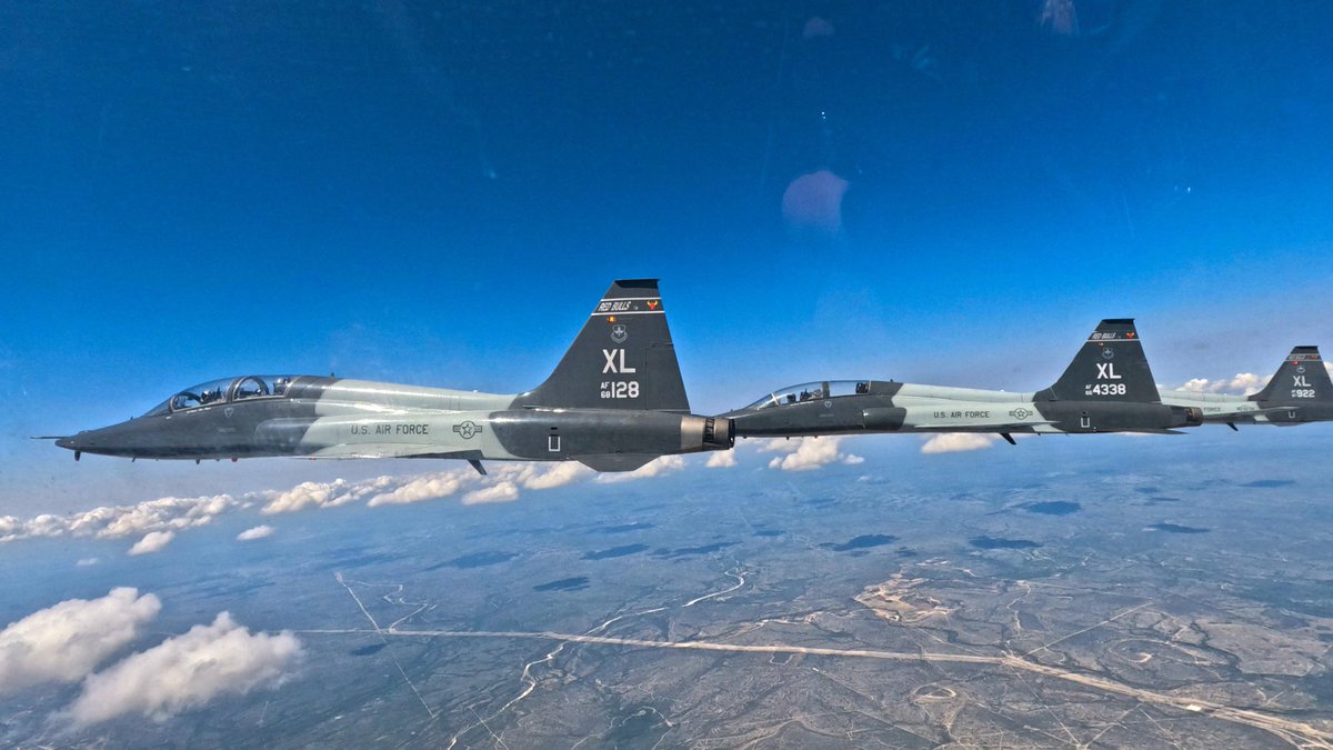 James Elliott tweet media