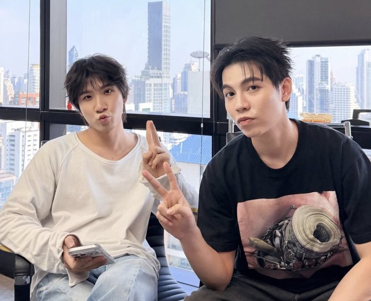 FirstKhaotung Brasil | #CatForCash 🐱 tweet media